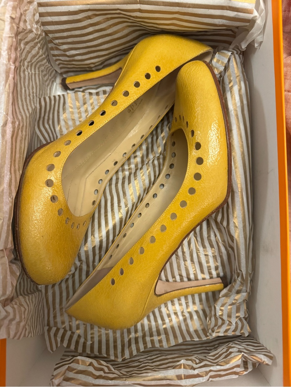 Kate Spade ♠️ Kellie Too mustard yellow pumps